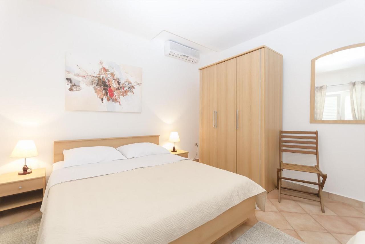 Apartments Karolina Vodice Exterior foto