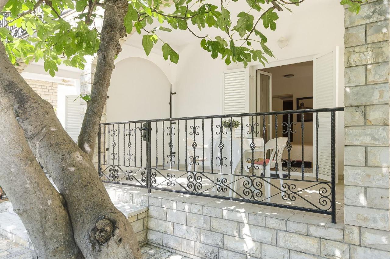 Apartments Karolina Vodice Exterior foto
